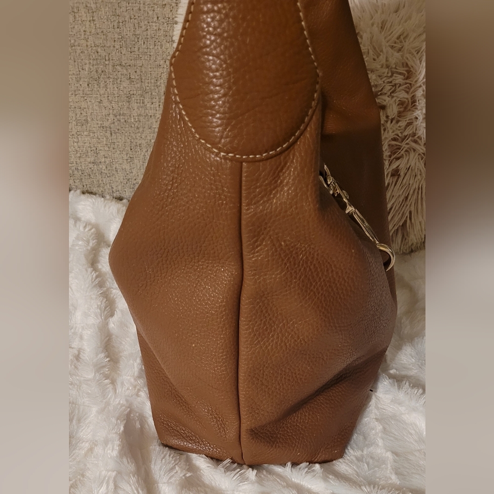 Dooney & Bourke  Large Tan Pebbled Leather Shoulder Bag with Gold Hardware - Picture 5 of 14